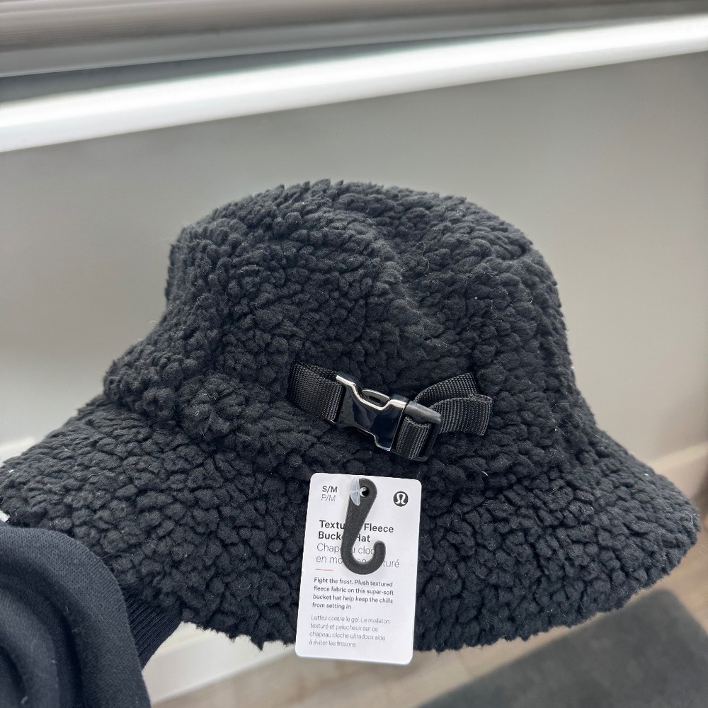 Lululemon Textured Fleece Bucket Hat (NWT)